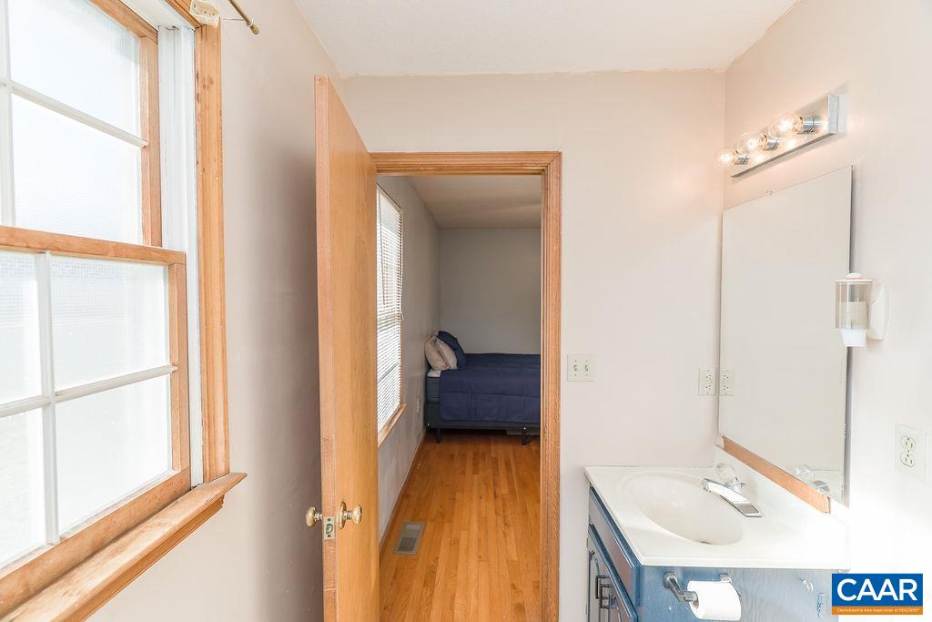 43 DOGWOOD RD, STUARTS DRAFT, Virginia 24477, 4 Bedrooms Bedrooms, ,3 BathroomsBathrooms,Residential,43 DOGWOOD RD,675063 MLS # 675063 43 DOGWOOD RD, STUARTS DRAFT, Virginia 24477, 4 Bedrooms Bedrooms, ,3 BathroomsBathrooms,Residential,43 DOGWOOD RD,675063 MLS # 675063