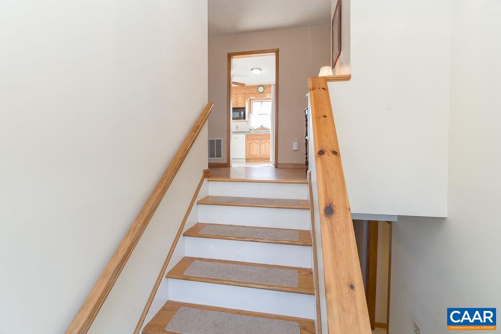 43 DOGWOOD RD, STUARTS DRAFT, Virginia 24477, 4 Bedrooms Bedrooms, ,3 BathroomsBathrooms,Residential,43 DOGWOOD RD,675063 MLS # 675063 43 DOGWOOD RD, STUARTS DRAFT, Virginia 24477, 4 Bedrooms Bedrooms, ,3 BathroomsBathrooms,Residential,43 DOGWOOD RD,675063 MLS # 675063