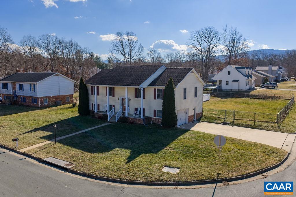 43 DOGWOOD RD, STUARTS DRAFT, Virginia 24477, 4 Bedrooms Bedrooms, ,3 BathroomsBathrooms,Residential,43 DOGWOOD RD,675063 MLS # 675063 43 DOGWOOD RD, STUARTS DRAFT, Virginia 24477, 4 Bedrooms Bedrooms, ,3 BathroomsBathrooms,Residential,43 DOGWOOD RD,675063 MLS # 675063