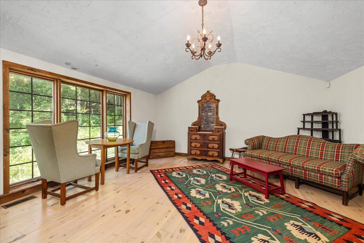 6614 MIDDLEBROOK RD, RAPHINE, Virginia 24472, 2 Bedrooms Bedrooms, ,2 BathroomsBathrooms,Residential,Moffatts Creek Cottage Located in Augusta Count,6614 MIDDLEBROOK RD,675080 MLS # 675080