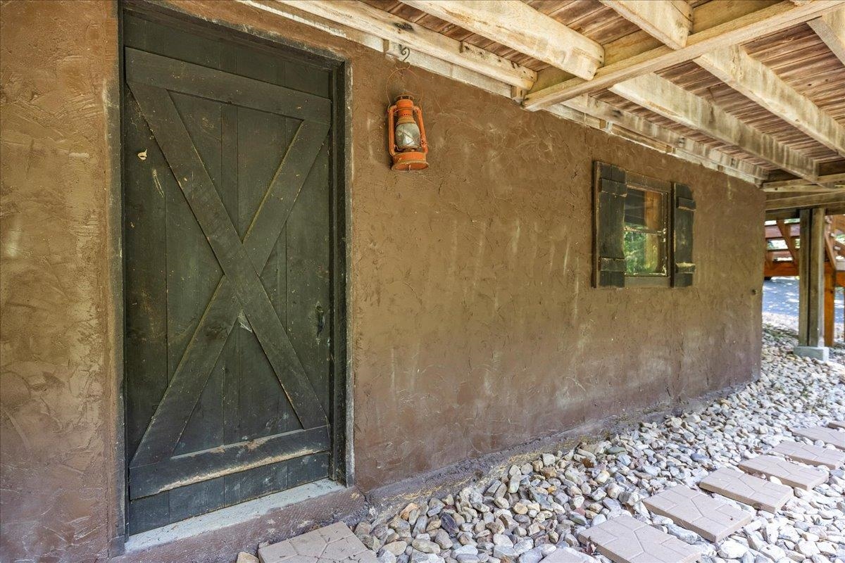 6614 MIDDLEBROOK RD, RAPHINE, Virginia 24472, 2 Bedrooms Bedrooms, ,2 BathroomsBathrooms,Residential,Moffatts Creek Cottage Located in Augusta Count,6614 MIDDLEBROOK RD,675080 MLS # 675080