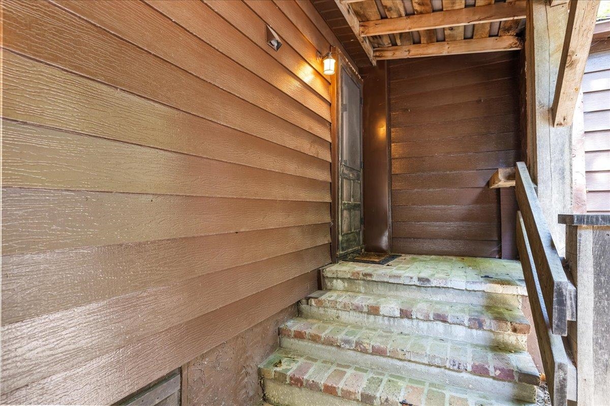 6614 MIDDLEBROOK RD, RAPHINE, Virginia 24472, 2 Bedrooms Bedrooms, ,2 BathroomsBathrooms,Residential,Moffatts Creek Cottage Located in Augusta Count,6614 MIDDLEBROOK RD,675080 MLS # 675080