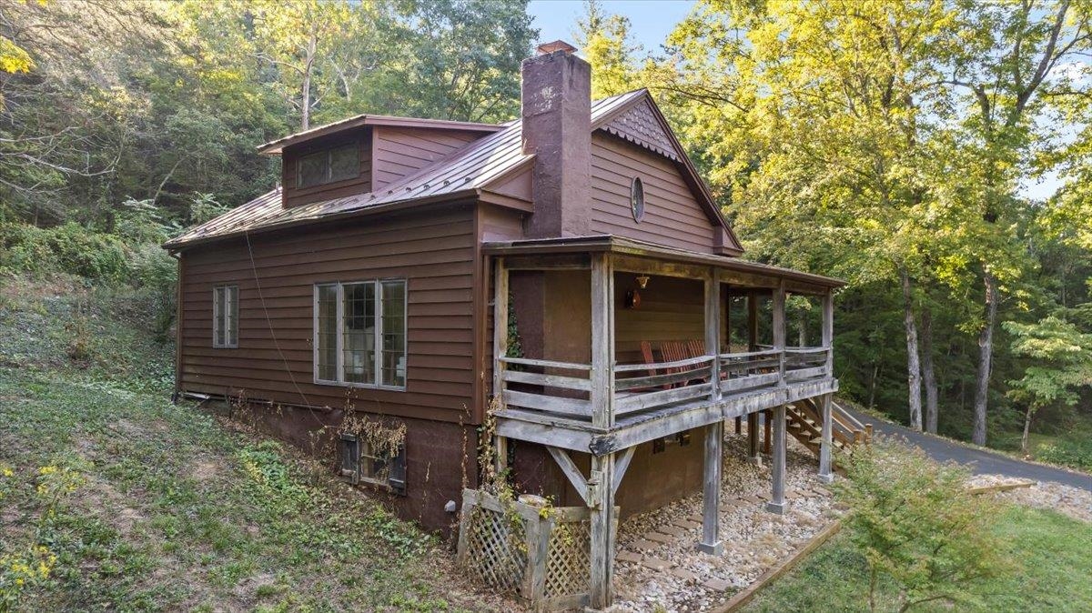 6614 MIDDLEBROOK RD, RAPHINE, Virginia 24472, 2 Bedrooms Bedrooms, ,2 BathroomsBathrooms,Residential,Moffatts Creek Cottage Located in Augusta Count,6614 MIDDLEBROOK RD,675080 MLS # 675080