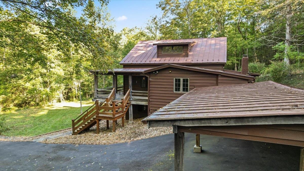 6614 MIDDLEBROOK RD, RAPHINE, Virginia 24472, 2 Bedrooms Bedrooms, ,2 BathroomsBathrooms,Residential,Moffatts Creek Cottage Located in Augusta Count,6614 MIDDLEBROOK RD,675080 MLS # 675080