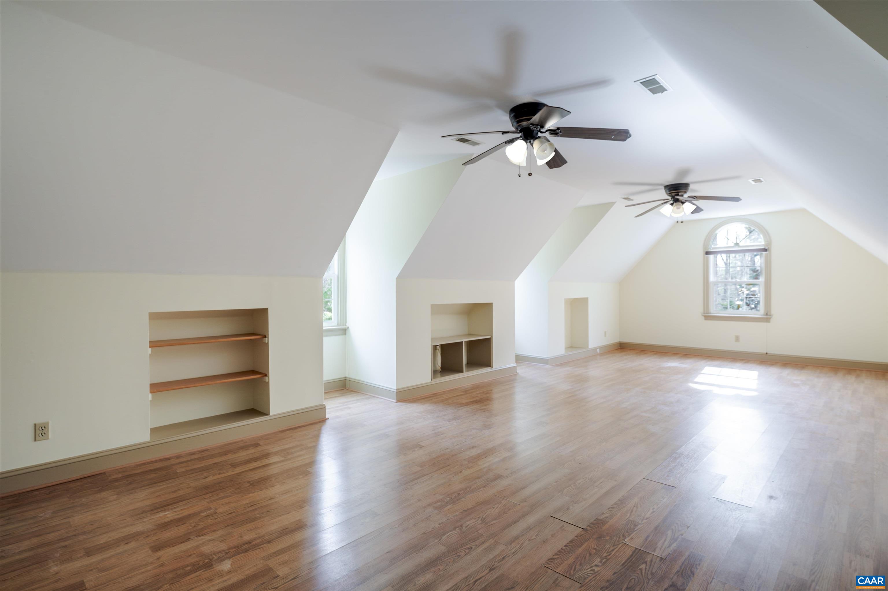 Perfect for play area or additional storage! 31'9 Perfect for play area or additional storage! 31'9