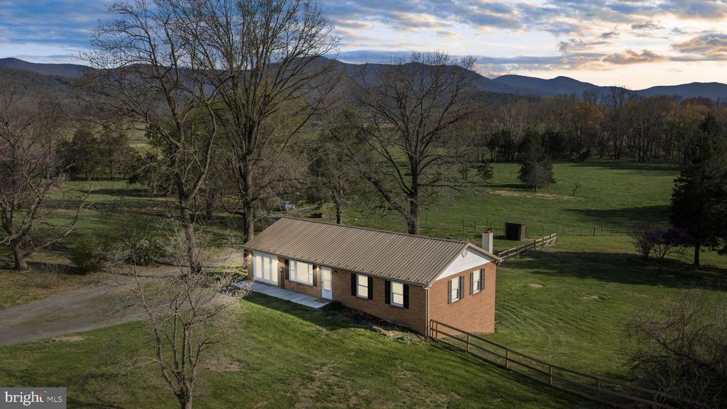 300 MARTIN ST, LURAY, Virginia 22835, 4 Bedrooms Bedrooms, ,2 BathroomsBathrooms,Residential,300 MARTIN ST,VAPA2006208 MLS # VAPA2006208
