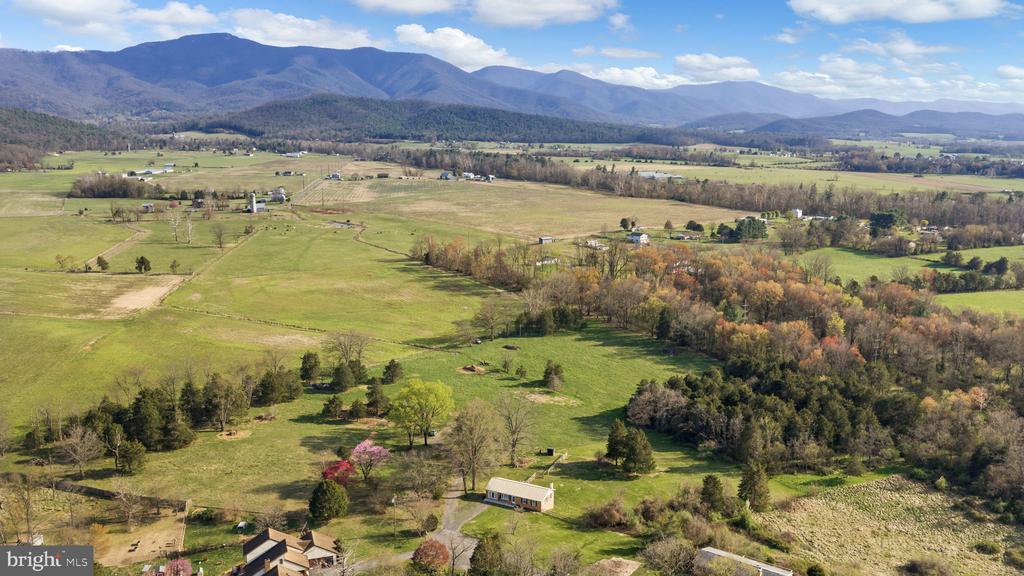 300 MARTIN ST, LURAY, Virginia 22835, 4 Bedrooms Bedrooms, ,2 BathroomsBathrooms,Residential,300 MARTIN ST,VAPA2006208 MLS # VAPA2006208