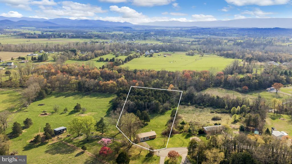 300 MARTIN ST, LURAY, Virginia 22835, 4 Bedrooms Bedrooms, ,2 BathroomsBathrooms,Residential,300 MARTIN ST,VAPA2006208 MLS # VAPA2006208