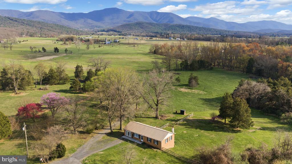 300 MARTIN ST, LURAY, Virginia 22835, 4 Bedrooms Bedrooms, ,2 BathroomsBathrooms,Residential,300 MARTIN ST,VAPA2006208 MLS # VAPA2006208