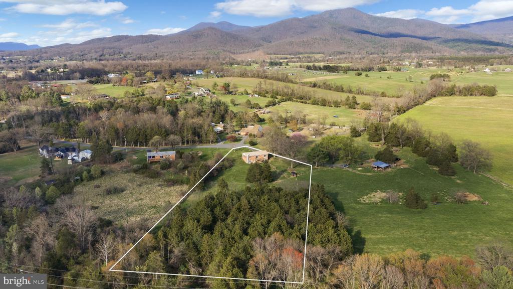 300 MARTIN ST, LURAY, Virginia 22835, 4 Bedrooms Bedrooms, ,2 BathroomsBathrooms,Residential,300 MARTIN ST,VAPA2006208 MLS # VAPA2006208