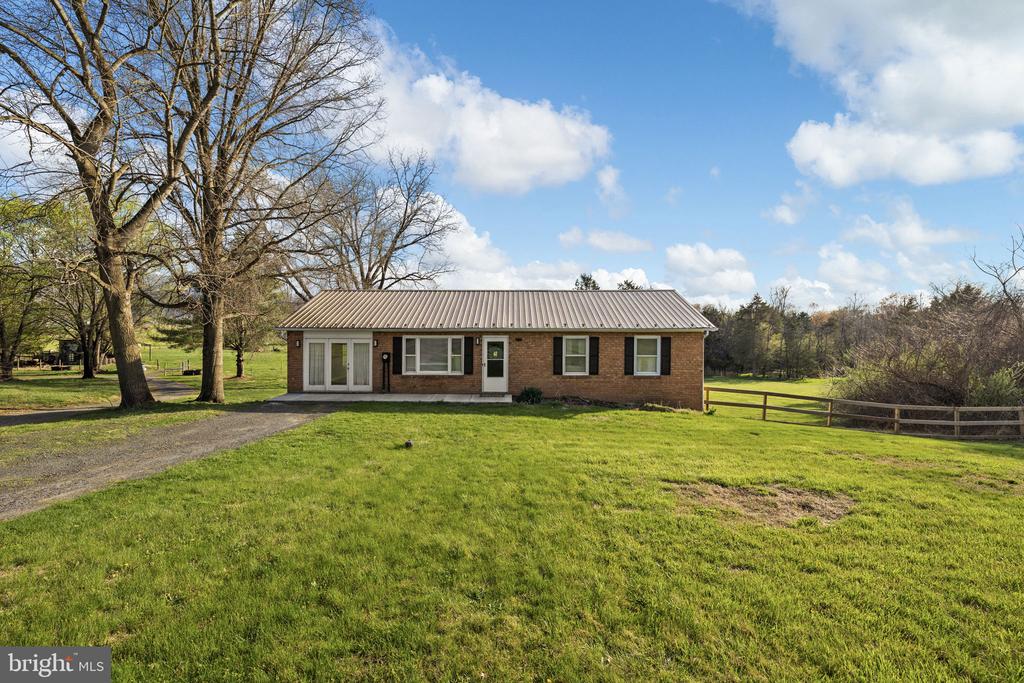 300 MARTIN ST, LURAY, Virginia 22835, 4 Bedrooms Bedrooms, ,2 BathroomsBathrooms,Residential,300 MARTIN ST,VAPA2006208 MLS # VAPA2006208