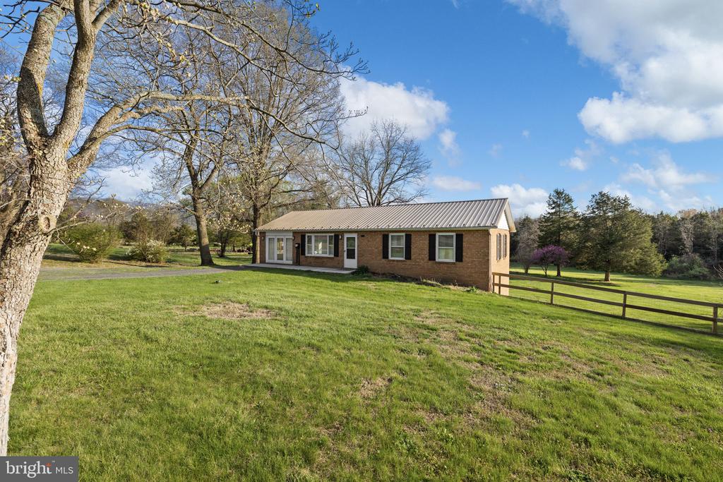 300 MARTIN ST, LURAY, Virginia 22835, 4 Bedrooms Bedrooms, ,2 BathroomsBathrooms,Residential,300 MARTIN ST,VAPA2006208 MLS # VAPA2006208