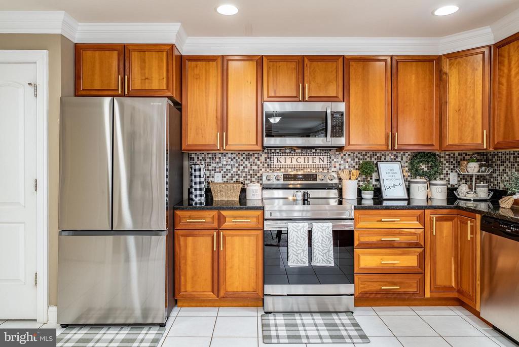 406 WOODLAND DR, LURAY, Virginia 22835, 4 Bedrooms Bedrooms, ,2 BathroomsBathrooms,Residential,406 WOODLAND DR,VAPA2006218 MLS # VAPA2006218