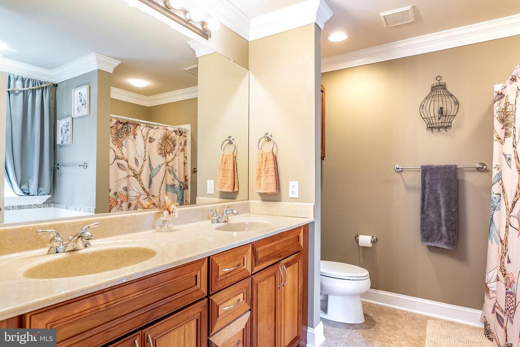 406 WOODLAND DR, LURAY, Virginia 22835, 4 Bedrooms Bedrooms, ,2 BathroomsBathrooms,Residential,406 WOODLAND DR,VAPA2006218 MLS # VAPA2006218