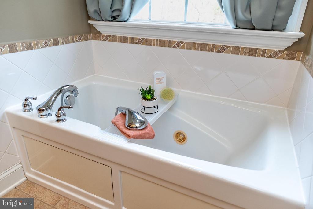 406 WOODLAND DR, LURAY, Virginia 22835, 4 Bedrooms Bedrooms, ,2 BathroomsBathrooms,Residential,406 WOODLAND DR,VAPA2006218 MLS # VAPA2006218