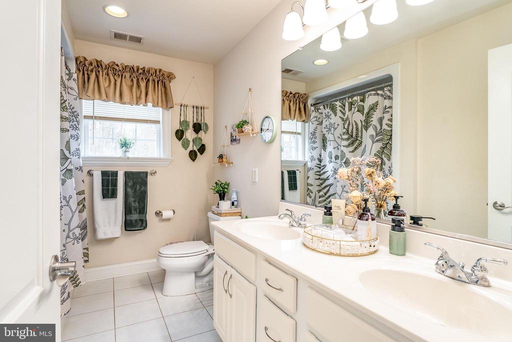 406 WOODLAND DR, LURAY, Virginia 22835, 4 Bedrooms Bedrooms, ,2 BathroomsBathrooms,Residential,406 WOODLAND DR,VAPA2006218 MLS # VAPA2006218