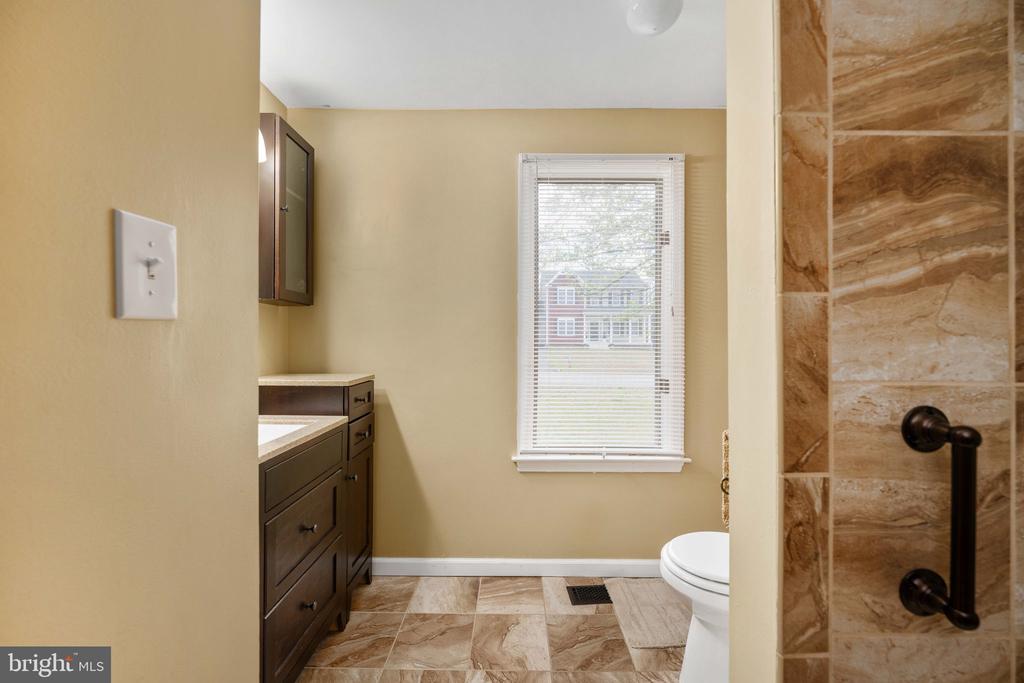 200 LIBERTY BLVD, LOCUST GROVE, Virginia 22508, 3 Bedrooms Bedrooms, ,3 BathroomsBathrooms,Residential,LAKE OF THE WOOD,200 LIBERTY BLVD,VAOR2013680 MLS # VAOR2013680