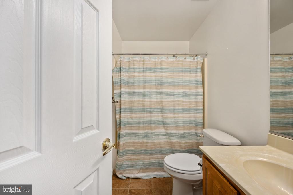 200 LIBERTY BLVD, LOCUST GROVE, Virginia 22508, 3 Bedrooms Bedrooms, ,3 BathroomsBathrooms,Residential,LAKE OF THE WOOD,200 LIBERTY BLVD,VAOR2013680 MLS # VAOR2013680