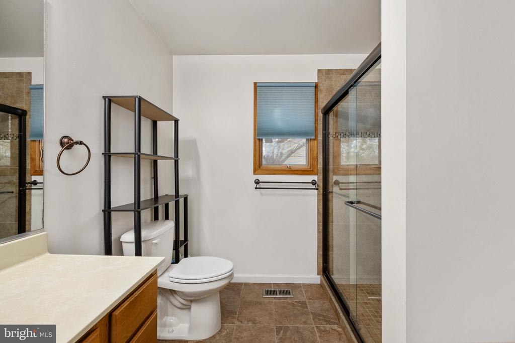 200 LIBERTY BLVD, LOCUST GROVE, Virginia 22508, 3 Bedrooms Bedrooms, ,3 BathroomsBathrooms,Residential,LAKE OF THE WOOD,200 LIBERTY BLVD,VAOR2013680 MLS # VAOR2013680