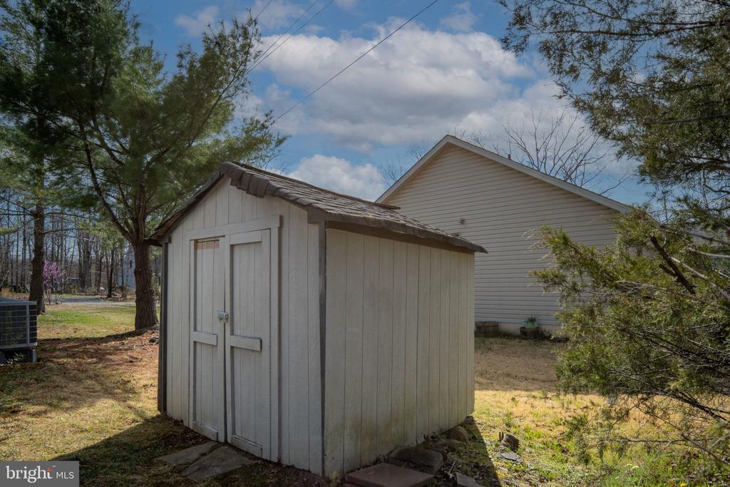 200 LIBERTY BLVD, LOCUST GROVE, Virginia 22508, 3 Bedrooms Bedrooms, ,3 BathroomsBathrooms,Residential,LAKE OF THE WOOD,200 LIBERTY BLVD,VAOR2013680 MLS # VAOR2013680