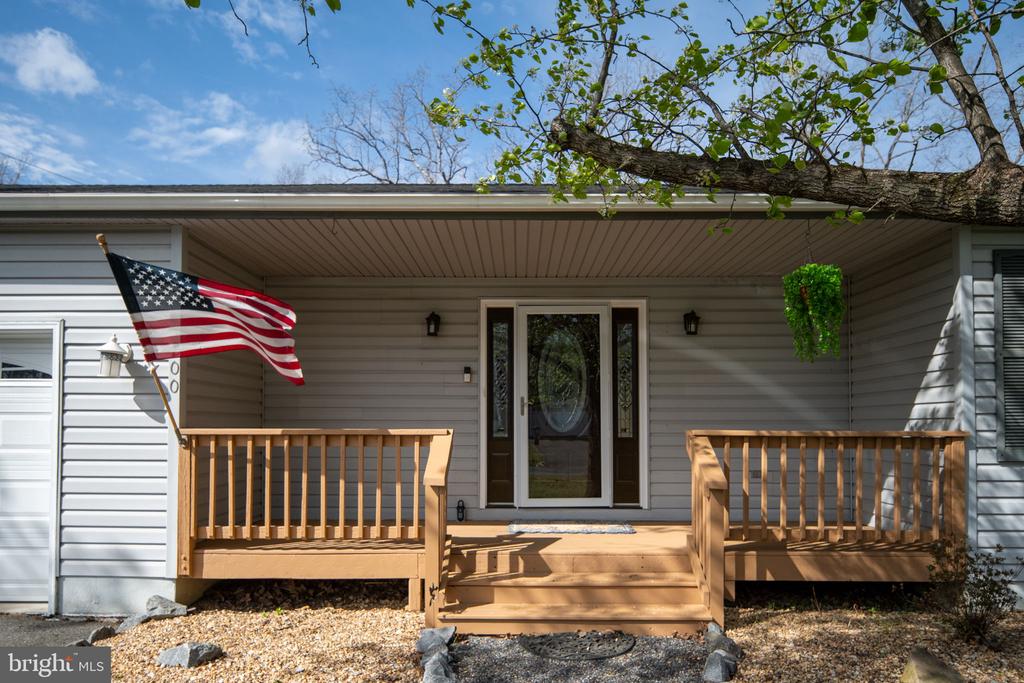 200 LIBERTY BLVD, LOCUST GROVE, Virginia 22508, 3 Bedrooms Bedrooms, ,3 BathroomsBathrooms,Residential,LAKE OF THE WOOD,200 LIBERTY BLVD,VAOR2013680 MLS # VAOR2013680