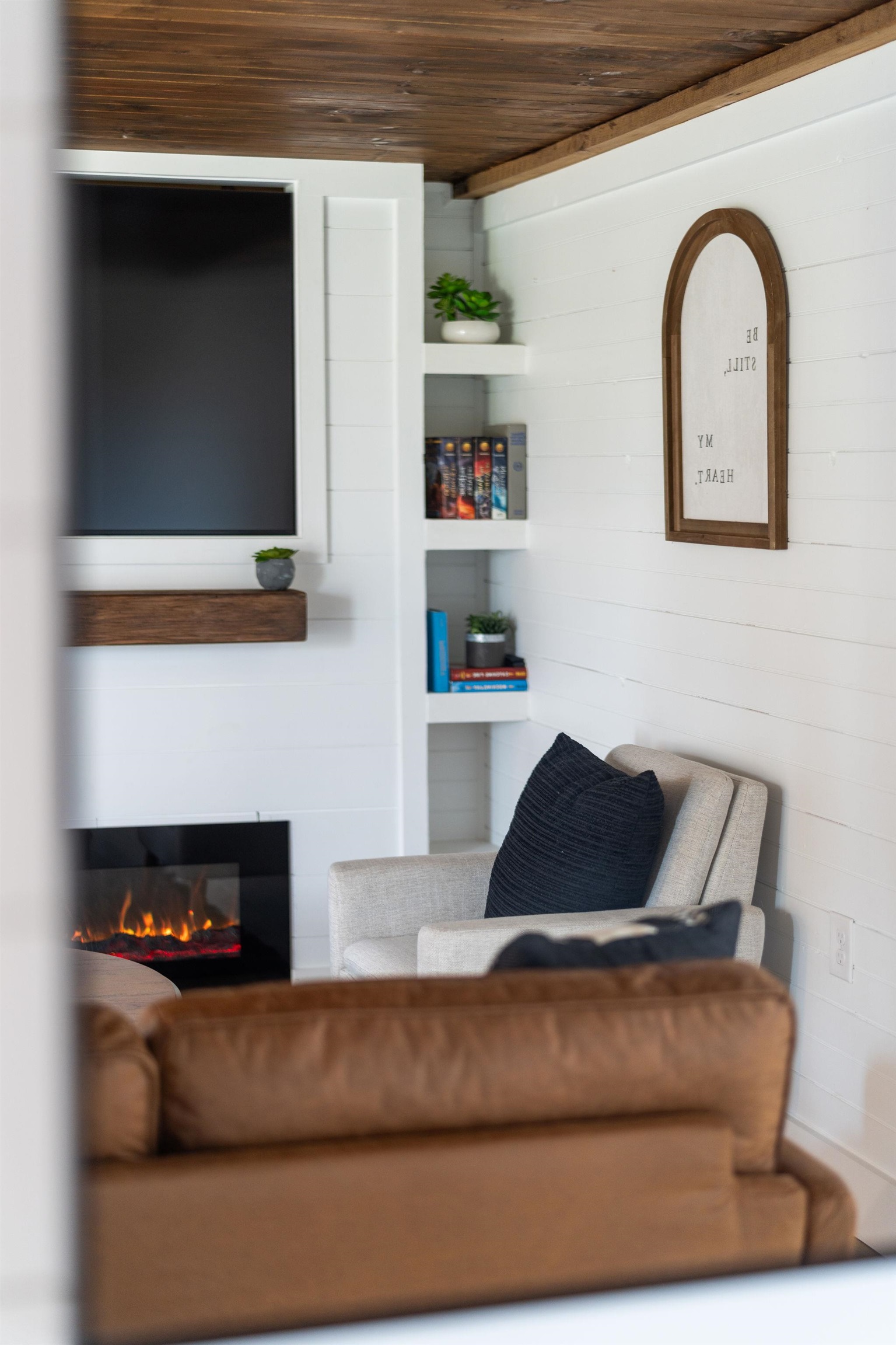 28 JONES CREEK RD, ARRINGTON, Virginia 22922, 3 Bedrooms Bedrooms, ,1 BathroomBathrooms,Residential,28 JONES CREEK RD,675089 MLS # 675089