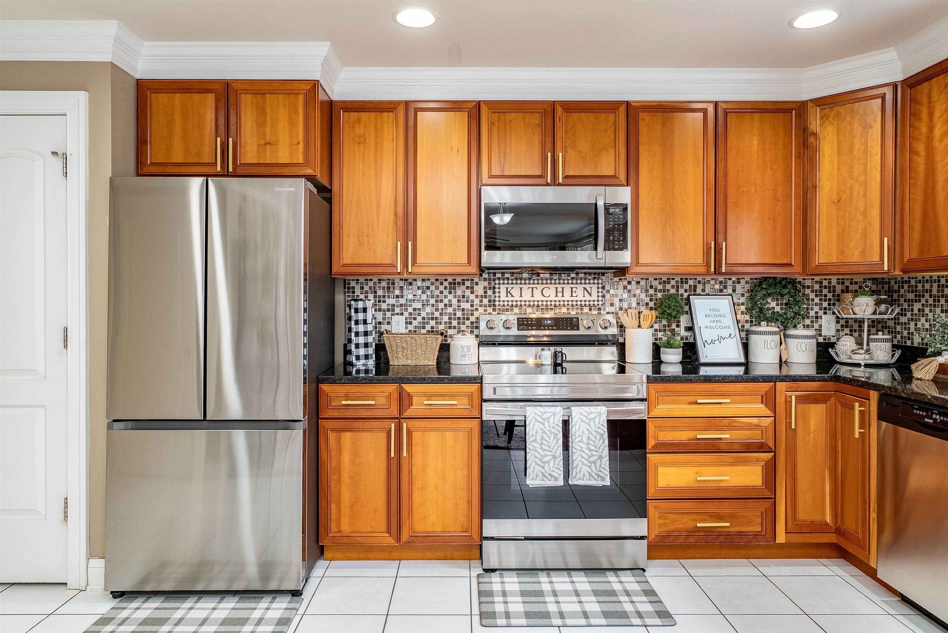 406 WOODLAND DR, LURAY, Virginia 22835, 4 Bedrooms Bedrooms, ,2 BathroomsBathrooms,Residential,406 WOODLAND DR,675091 MLS # 675091