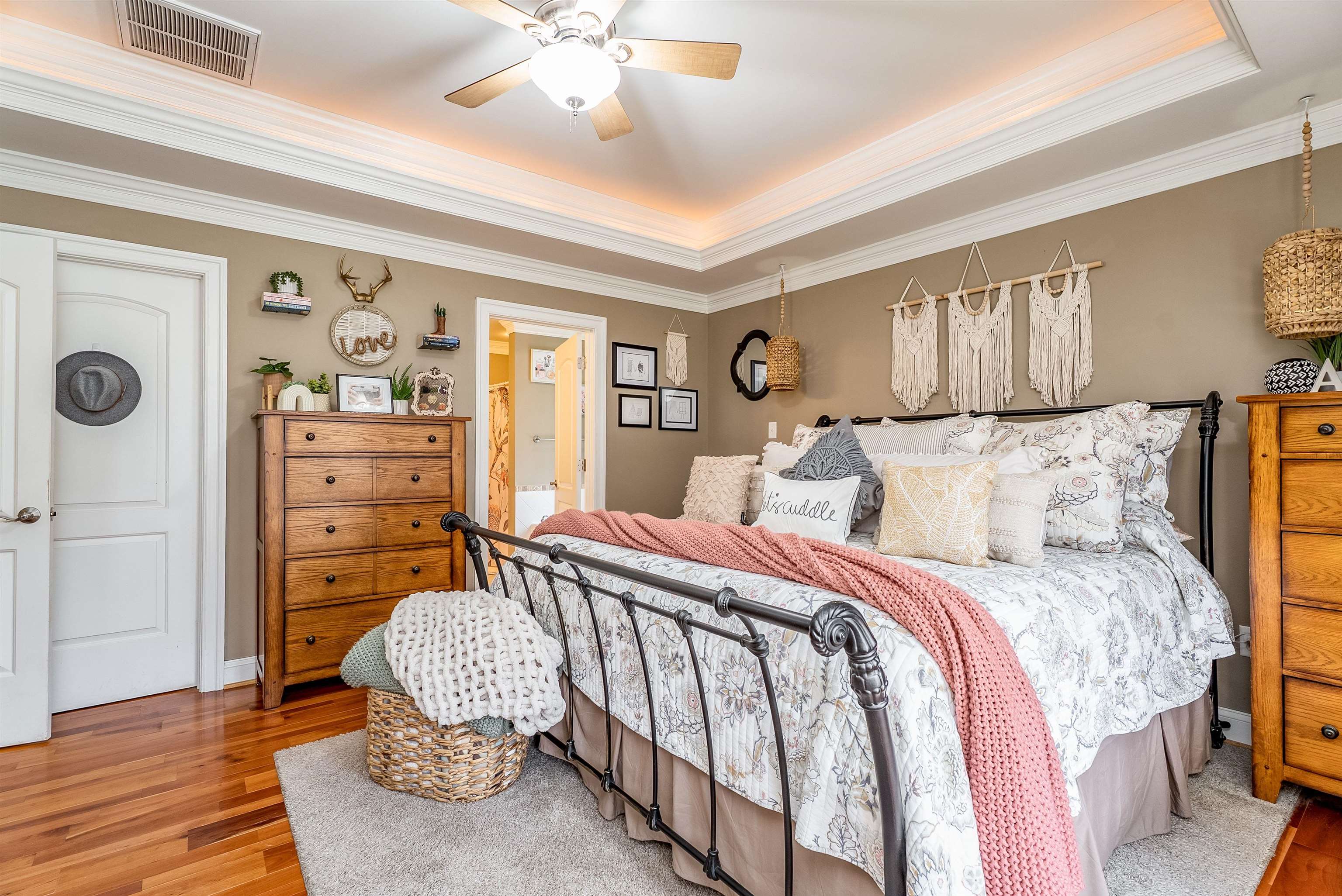 406 WOODLAND DR, LURAY, Virginia 22835, 4 Bedrooms Bedrooms, ,2 BathroomsBathrooms,Residential,406 WOODLAND DR,675091 MLS # 675091