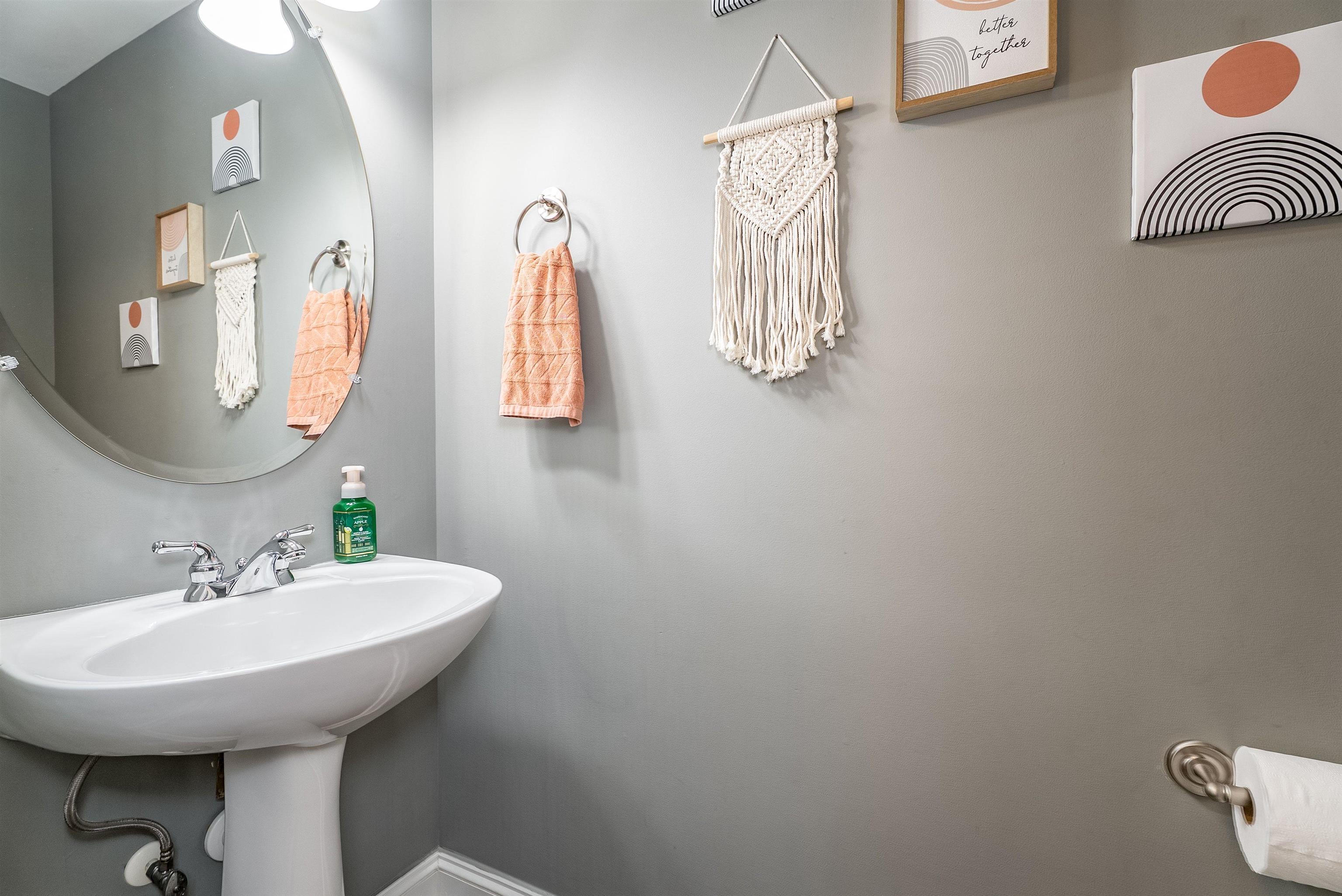 406 WOODLAND DR, LURAY, Virginia 22835, 4 Bedrooms Bedrooms, ,2 BathroomsBathrooms,Residential,406 WOODLAND DR,675091 MLS # 675091