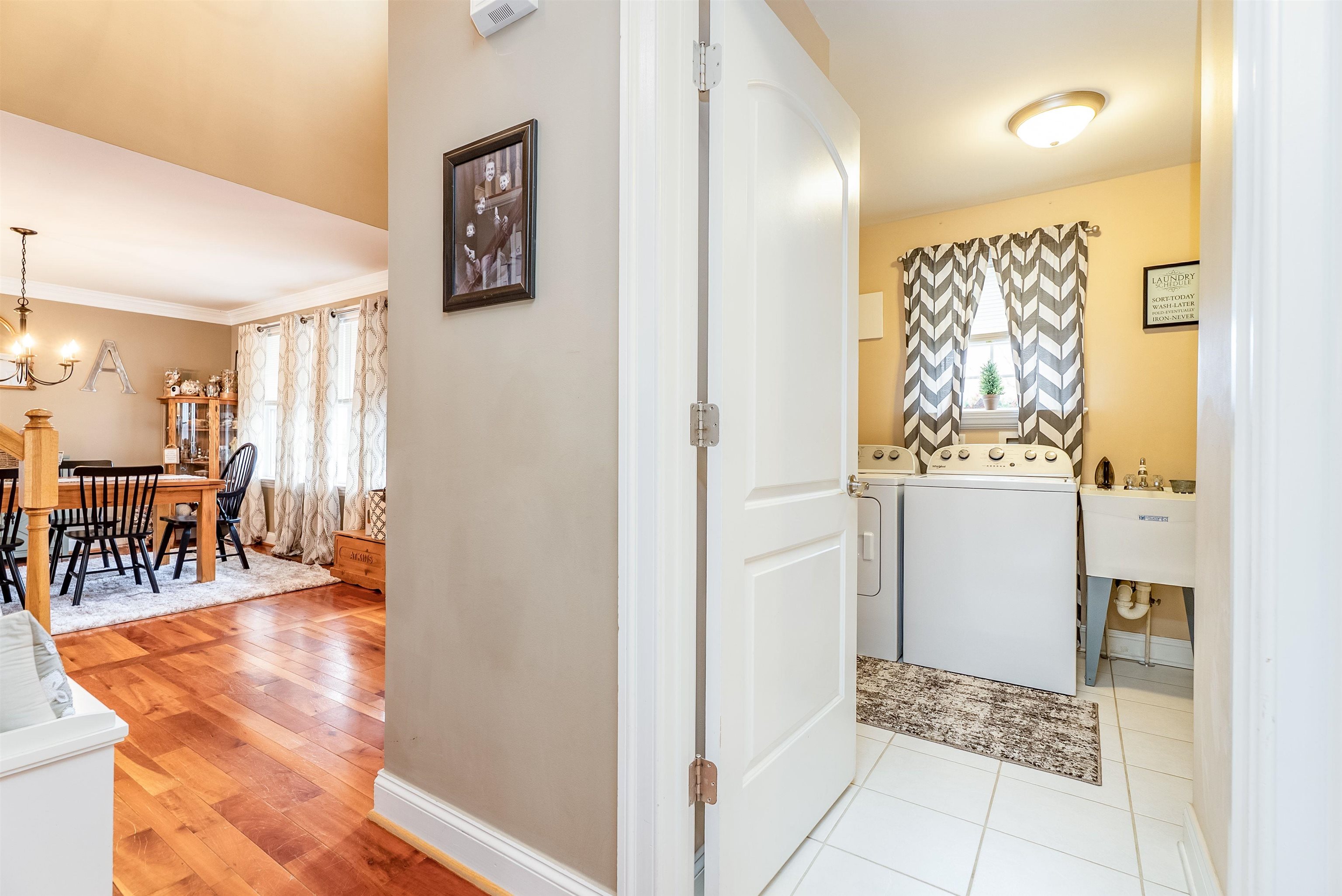 406 WOODLAND DR, LURAY, Virginia 22835, 4 Bedrooms Bedrooms, ,2 BathroomsBathrooms,Residential,406 WOODLAND DR,675091 MLS # 675091