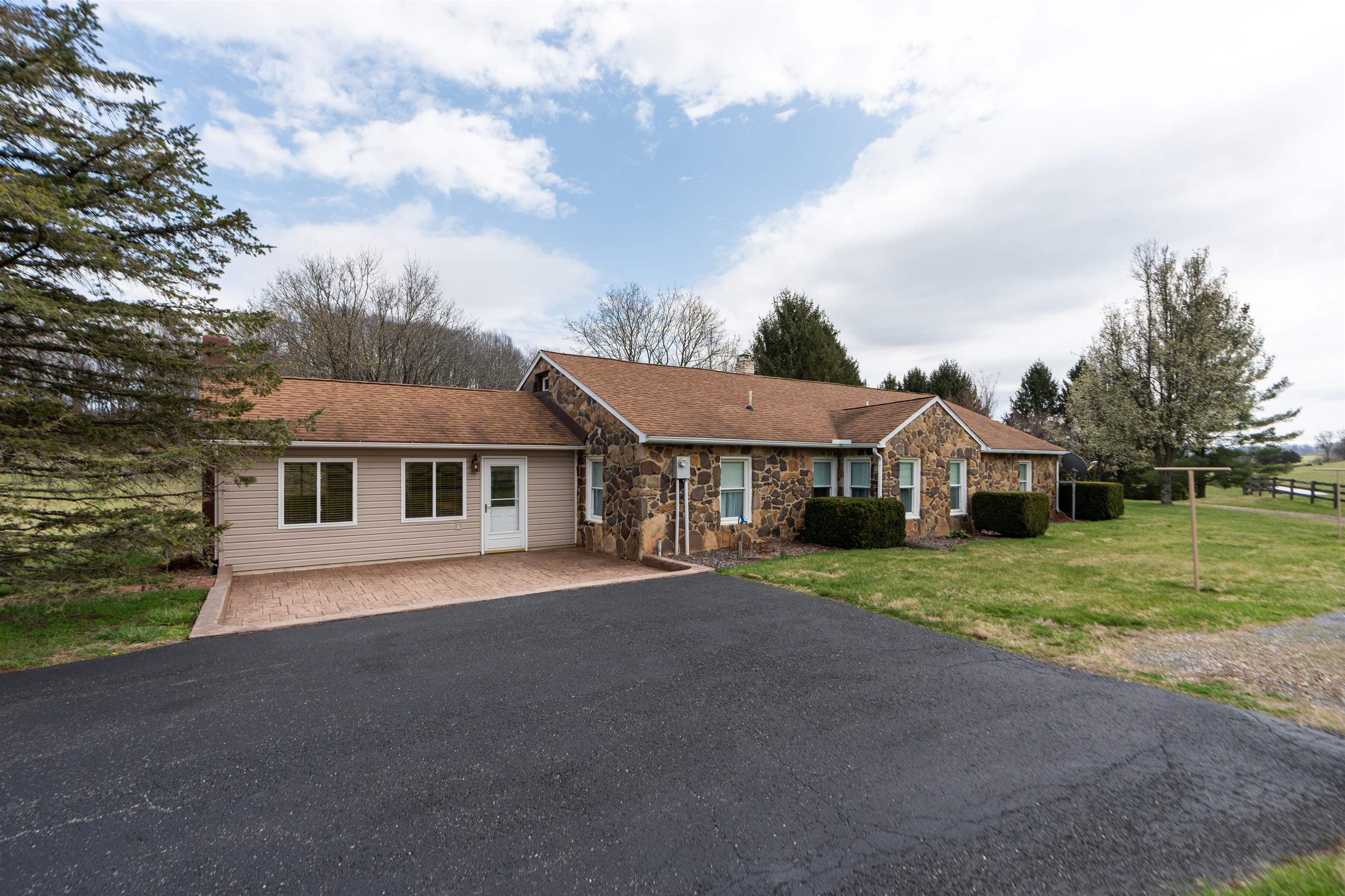 584 NEWPORT RD, SPOTTSWOOD, Virginia 24476, 3 Bedrooms Bedrooms, ,2 BathroomsBathrooms,Residential,584 NEWPORT RD,675093 MLS # 675093