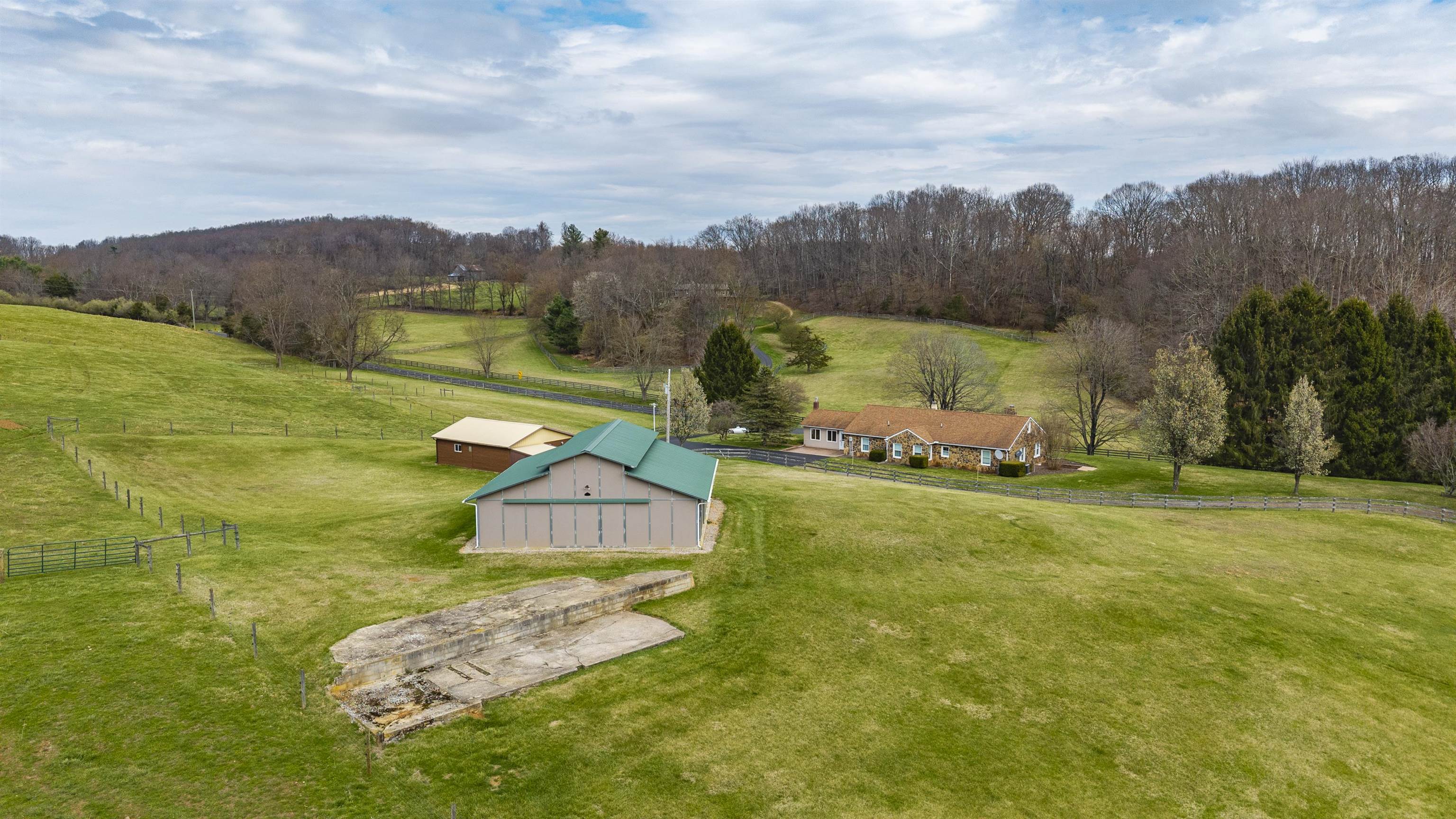 584 NEWPORT RD, SPOTTSWOOD, Virginia 24476, 3 Bedrooms Bedrooms, ,2 BathroomsBathrooms,Residential,584 NEWPORT RD,675093 MLS # 675093