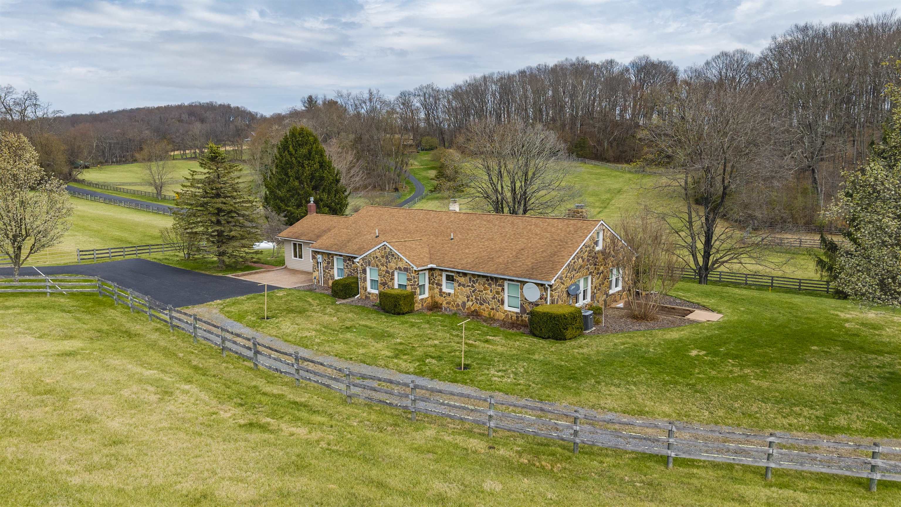 584 NEWPORT RD, SPOTTSWOOD, Virginia 24476, 3 Bedrooms Bedrooms, ,2 BathroomsBathrooms,Residential,584 NEWPORT RD,675093 MLS # 675093