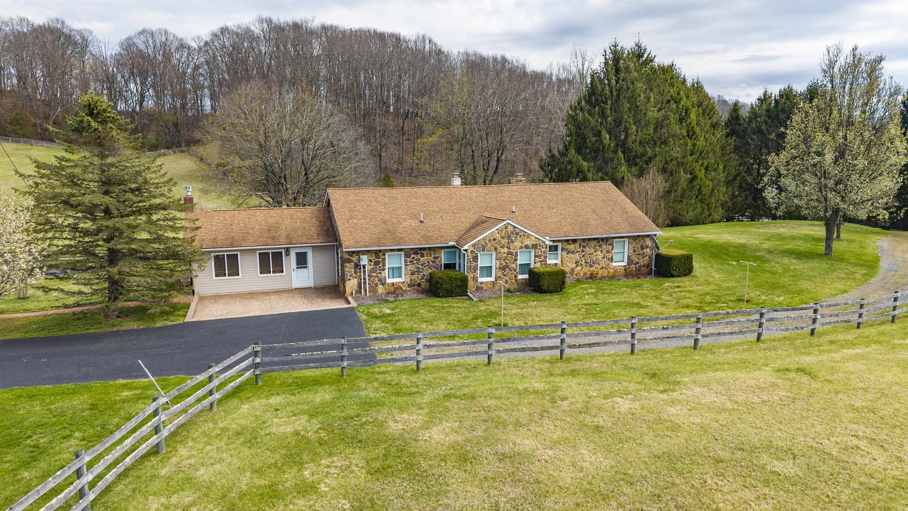 584 NEWPORT RD, SPOTTSWOOD, Virginia 24476, 3 Bedrooms Bedrooms, ,2 BathroomsBathrooms,Residential,584 NEWPORT RD,675093 MLS # 675093