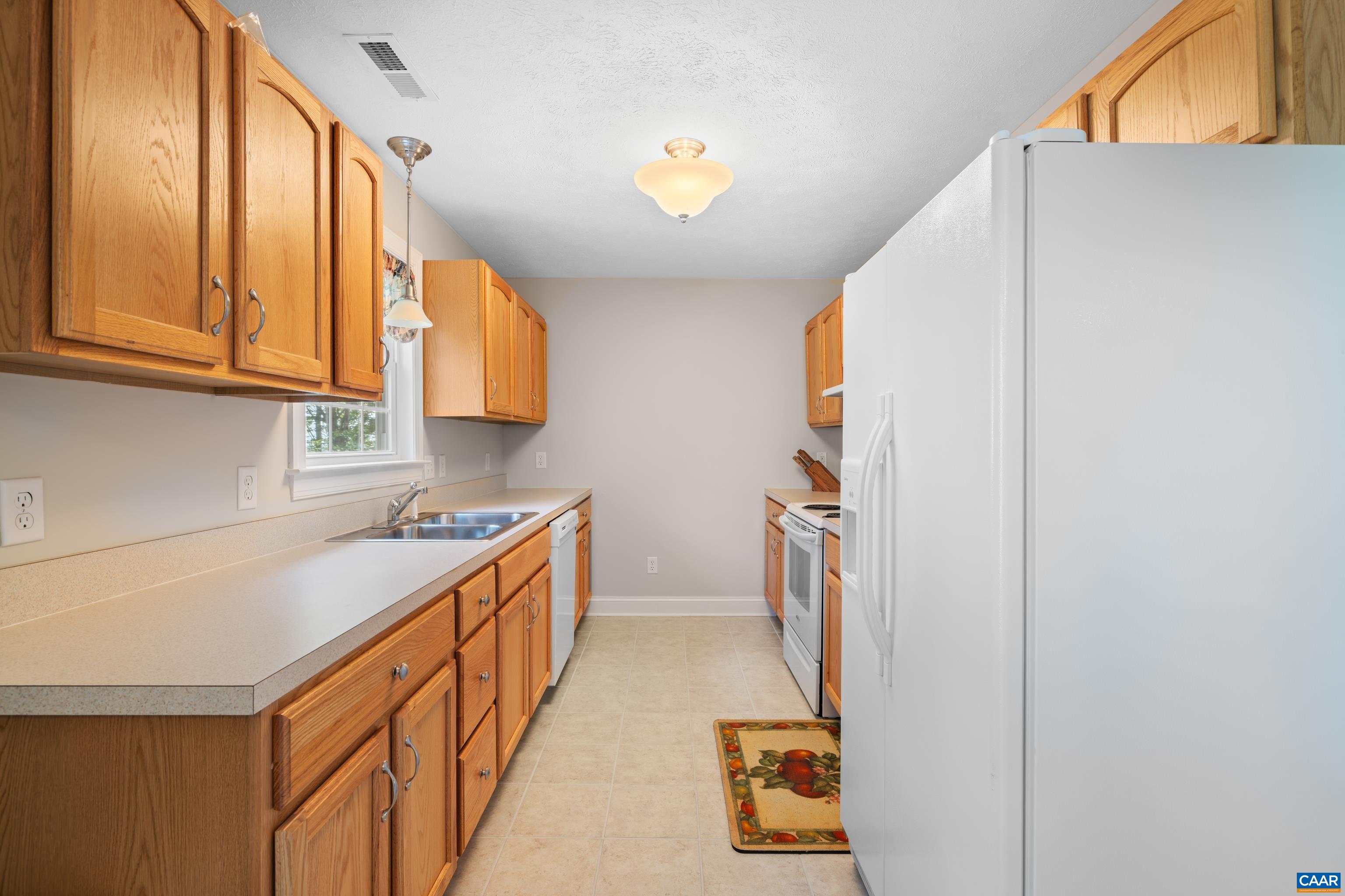 137 DIAMOND CT, HARRISONBURG, Virginia 22801, 7 Bedrooms Bedrooms, ,6 BathroomsBathrooms,Residential,137 DIAMOND CT,675097 MLS # 675097