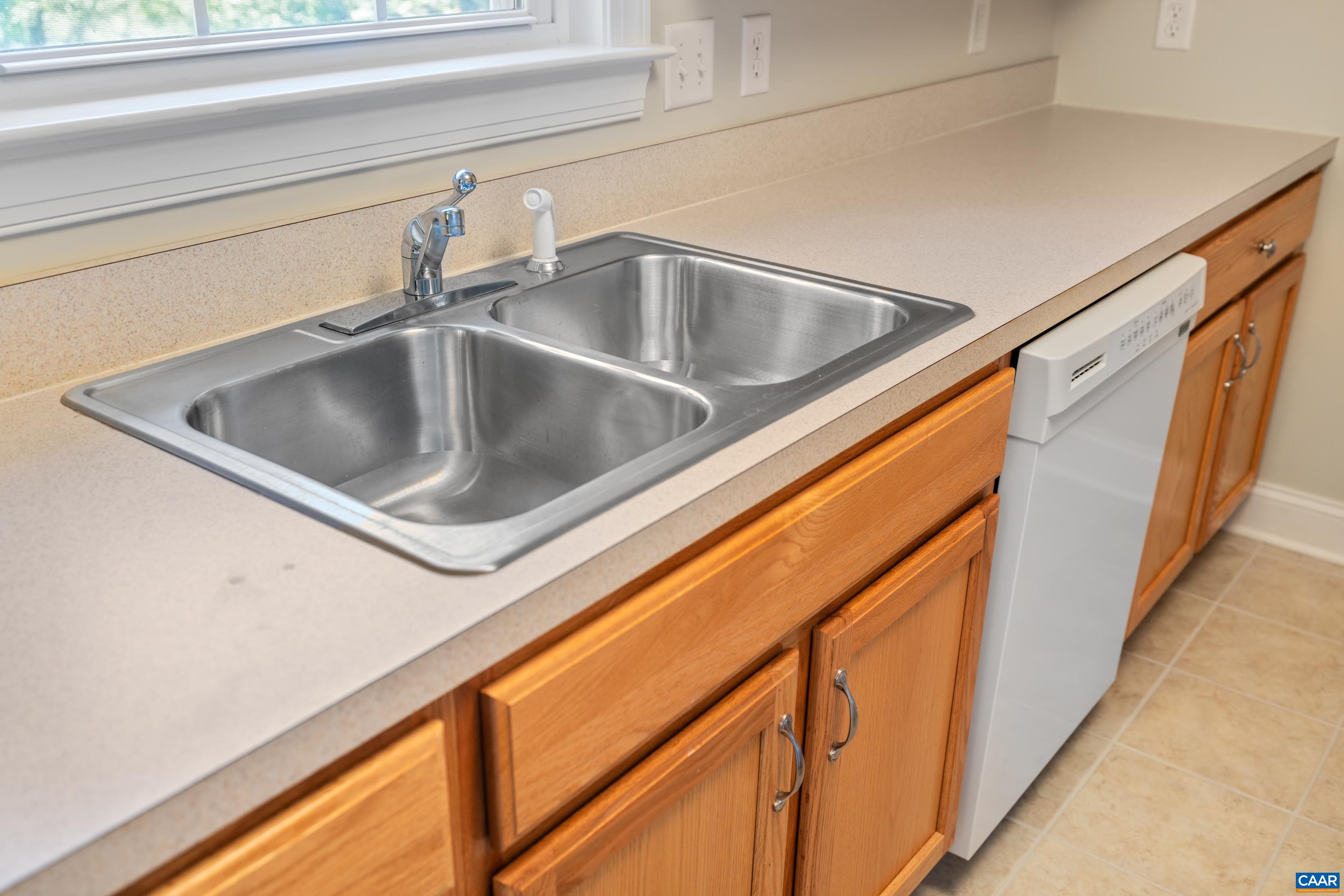 137 DIAMOND CT, HARRISONBURG, Virginia 22801, 7 Bedrooms Bedrooms, ,6 BathroomsBathrooms,Residential,137 DIAMOND CT,675097 MLS # 675097