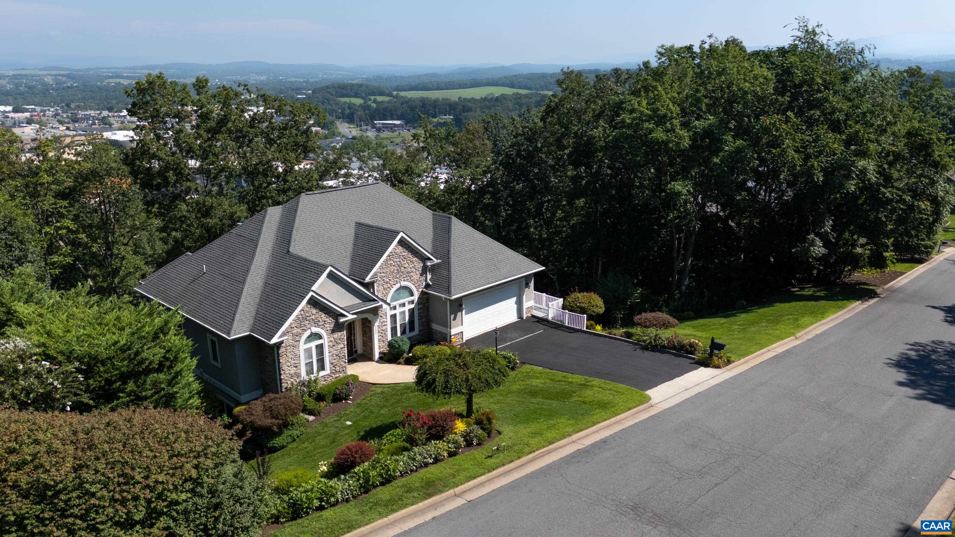 137 DIAMOND CT, HARRISONBURG, Virginia 22801, 7 Bedrooms Bedrooms, ,6 BathroomsBathrooms,Residential,137 DIAMOND CT,675097 MLS # 675097