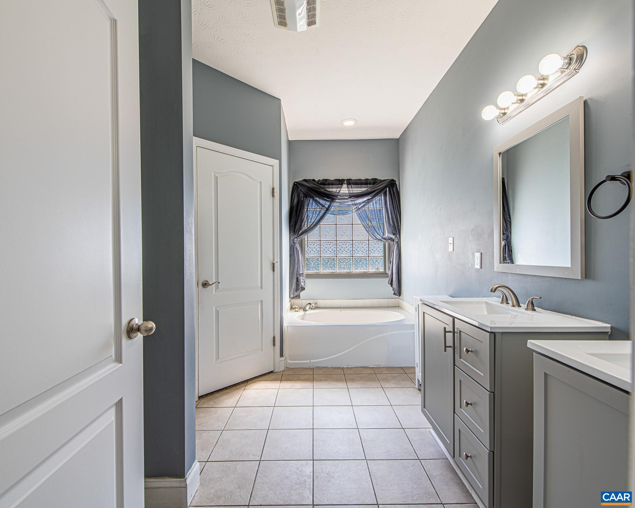 1991 RUSSELL DR, ROCKINGHAM, Virginia 22801, 5 Bedrooms Bedrooms, ,3 BathroomsBathrooms,Residential,1991 RUSSELL DR,675098 MLS # 675098 1991 RUSSELL DR, ROCKINGHAM, Virginia 22801, 5 Bedrooms Bedrooms, ,3 BathroomsBathrooms,Residential,1991 RUSSELL DR,675098 MLS # 675098