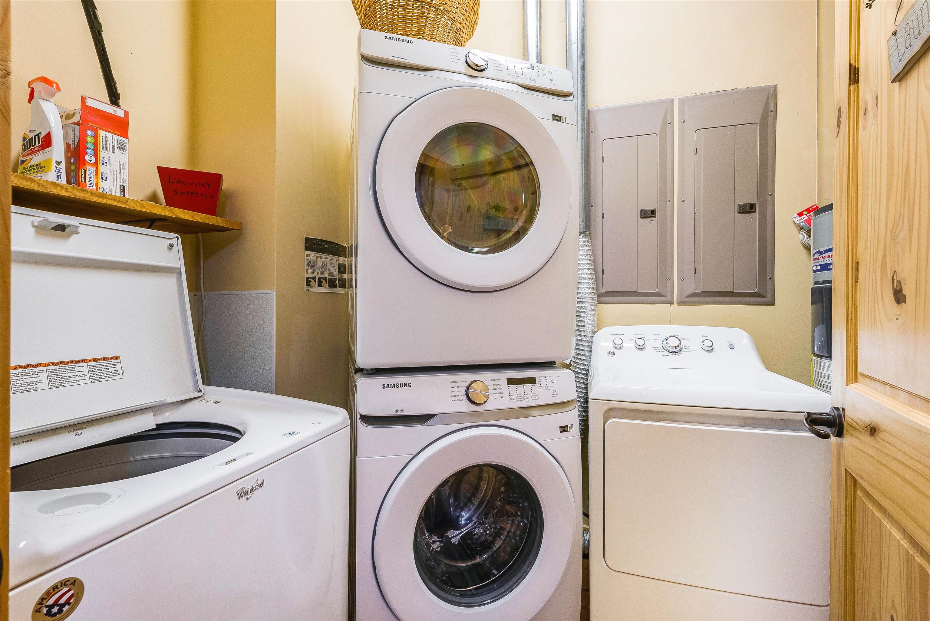 781 RAINIER RD, MCGAHEYSVILLE, Virginia 22840, 5 Bedrooms Bedrooms, ,4 BathroomsBathrooms,Residential,The Scrap Nest,781 RAINIER RD,675110 MLS # 675110