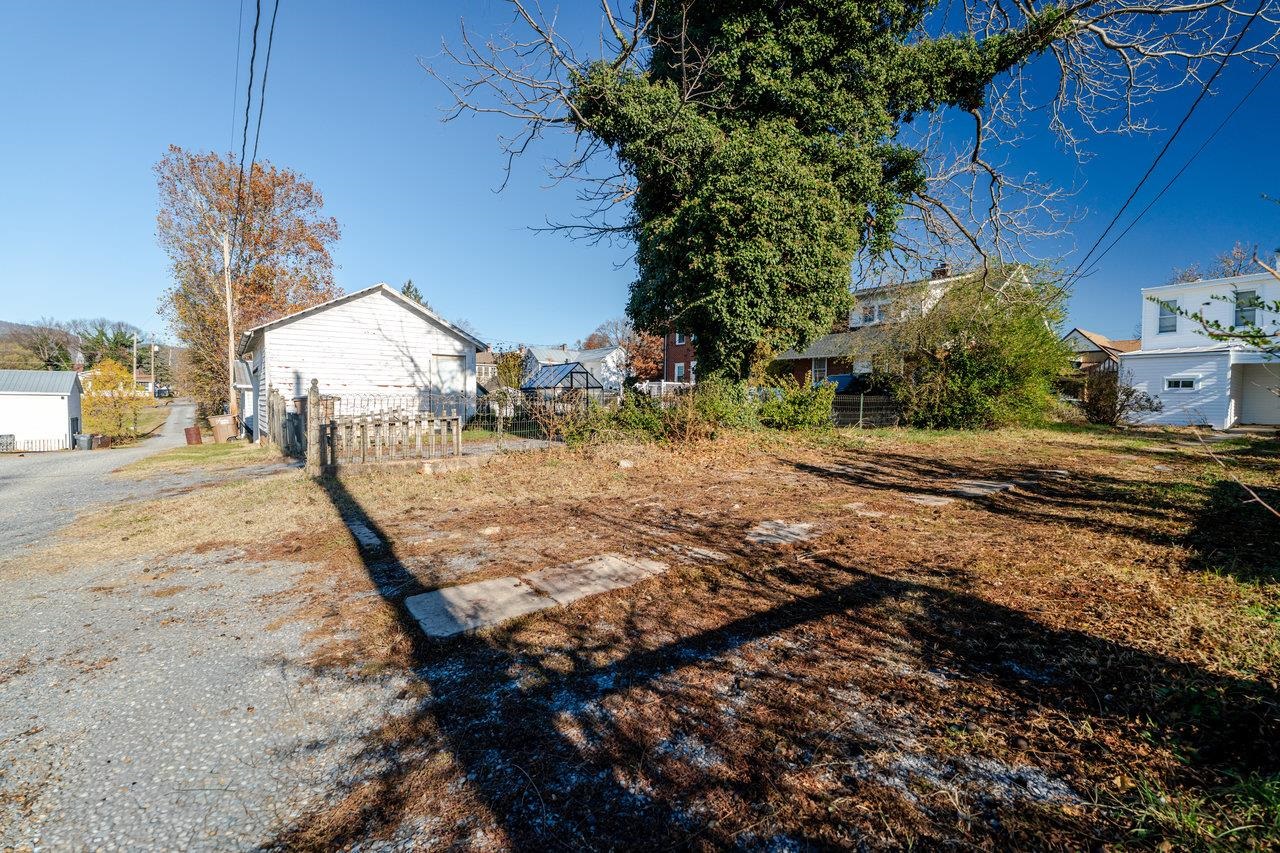 427 FOURTH ST, SHENANDOAH, Virginia 22849, ,Residential,427 FOURTH ST,671286 MLS # 671286