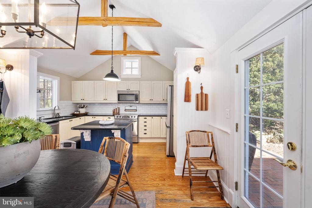 560 RICHMOND RD, AMISSVILLE, Virginia 20106, 4 Bedrooms Bedrooms, ,4 BathroomsBathrooms,Residential,560 RICHMOND RD,VARP2002374 MLS # VARP2002374