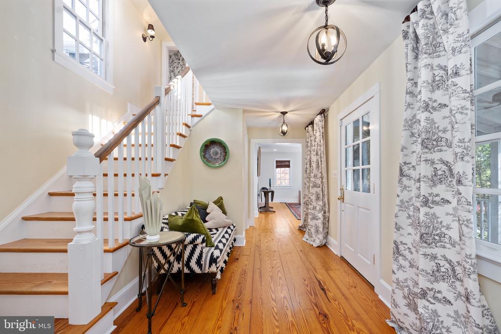 560 RICHMOND RD, AMISSVILLE, Virginia 20106, 4 Bedrooms Bedrooms, ,4 BathroomsBathrooms,Residential,560 RICHMOND RD,VARP2002374 MLS # VARP2002374