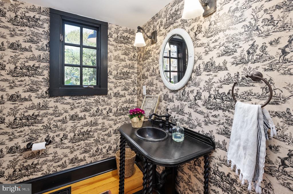 560 RICHMOND RD, AMISSVILLE, Virginia 20106, 4 Bedrooms Bedrooms, ,4 BathroomsBathrooms,Residential,560 RICHMOND RD,VARP2002374 MLS # VARP2002374