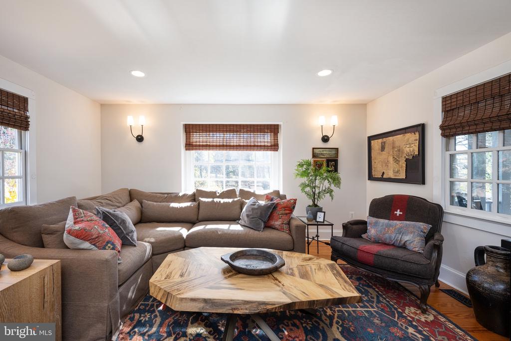 560 RICHMOND RD, AMISSVILLE, Virginia 20106, 4 Bedrooms Bedrooms, ,4 BathroomsBathrooms,Residential,560 RICHMOND RD,VARP2002374 MLS # VARP2002374