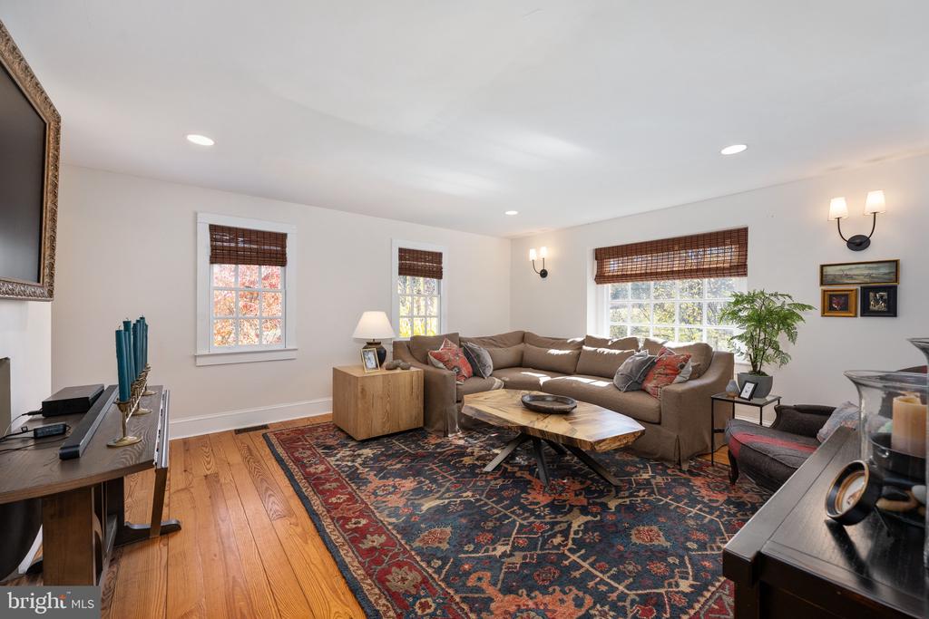 560 RICHMOND RD, AMISSVILLE, Virginia 20106, 4 Bedrooms Bedrooms, ,4 BathroomsBathrooms,Residential,560 RICHMOND RD,VARP2002374 MLS # VARP2002374