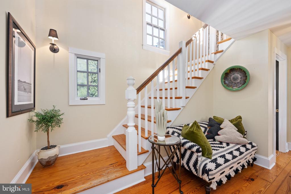 560 RICHMOND RD, AMISSVILLE, Virginia 20106, 4 Bedrooms Bedrooms, ,4 BathroomsBathrooms,Residential,560 RICHMOND RD,VARP2002374 MLS # VARP2002374