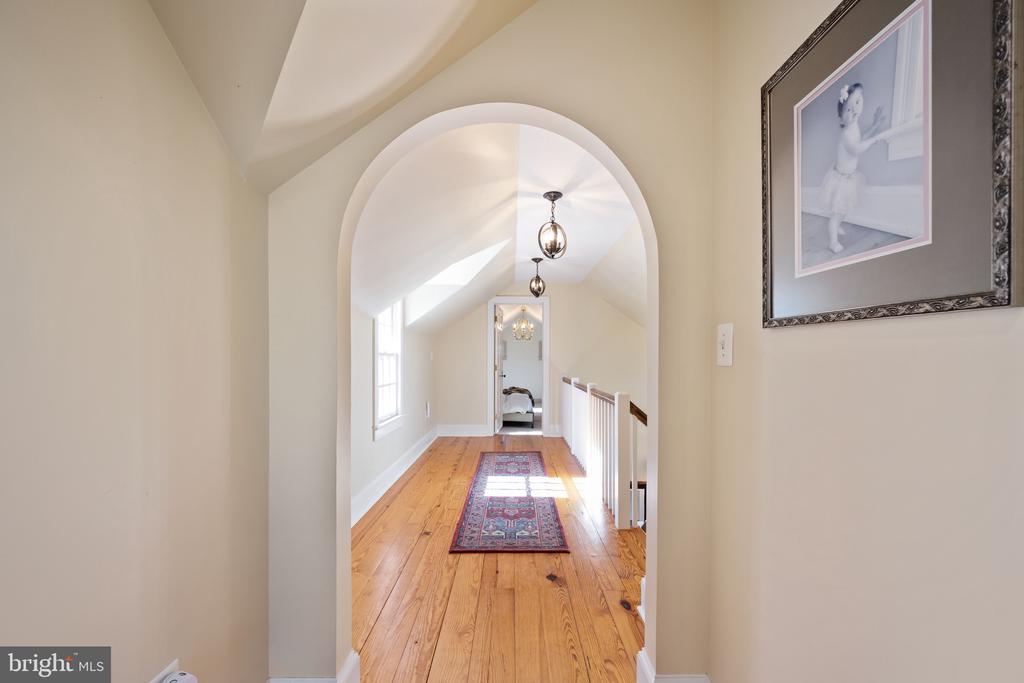 560 RICHMOND RD, AMISSVILLE, Virginia 20106, 4 Bedrooms Bedrooms, ,4 BathroomsBathrooms,Residential,560 RICHMOND RD,VARP2002374 MLS # VARP2002374