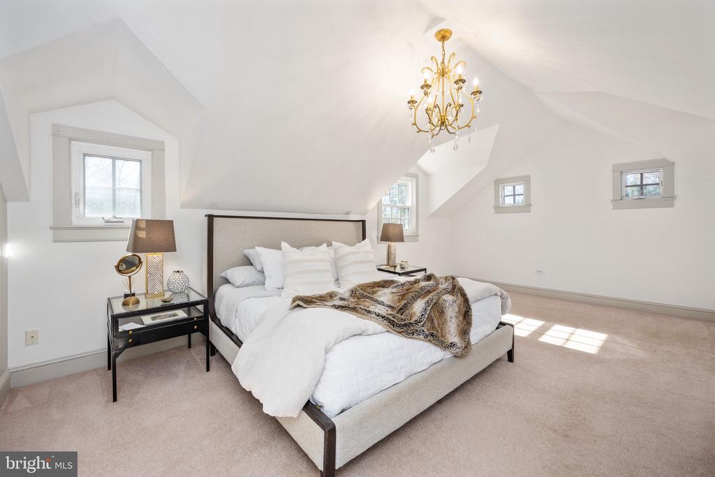 560 RICHMOND RD, AMISSVILLE, Virginia 20106, 4 Bedrooms Bedrooms, ,4 BathroomsBathrooms,Residential,560 RICHMOND RD,VARP2002374 MLS # VARP2002374