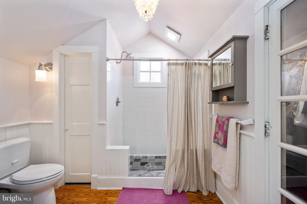 560 RICHMOND RD, AMISSVILLE, Virginia 20106, 4 Bedrooms Bedrooms, ,4 BathroomsBathrooms,Residential,560 RICHMOND RD,VARP2002374 MLS # VARP2002374