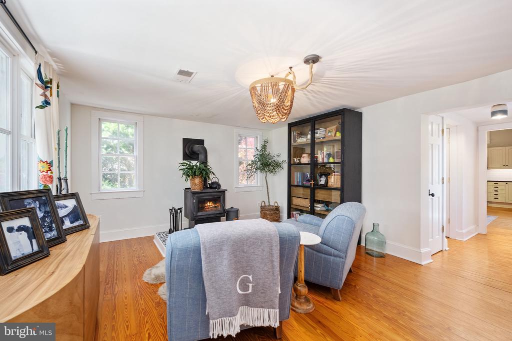 560 RICHMOND RD, AMISSVILLE, Virginia 20106, 4 Bedrooms Bedrooms, ,4 BathroomsBathrooms,Residential,560 RICHMOND RD,VARP2002374 MLS # VARP2002374